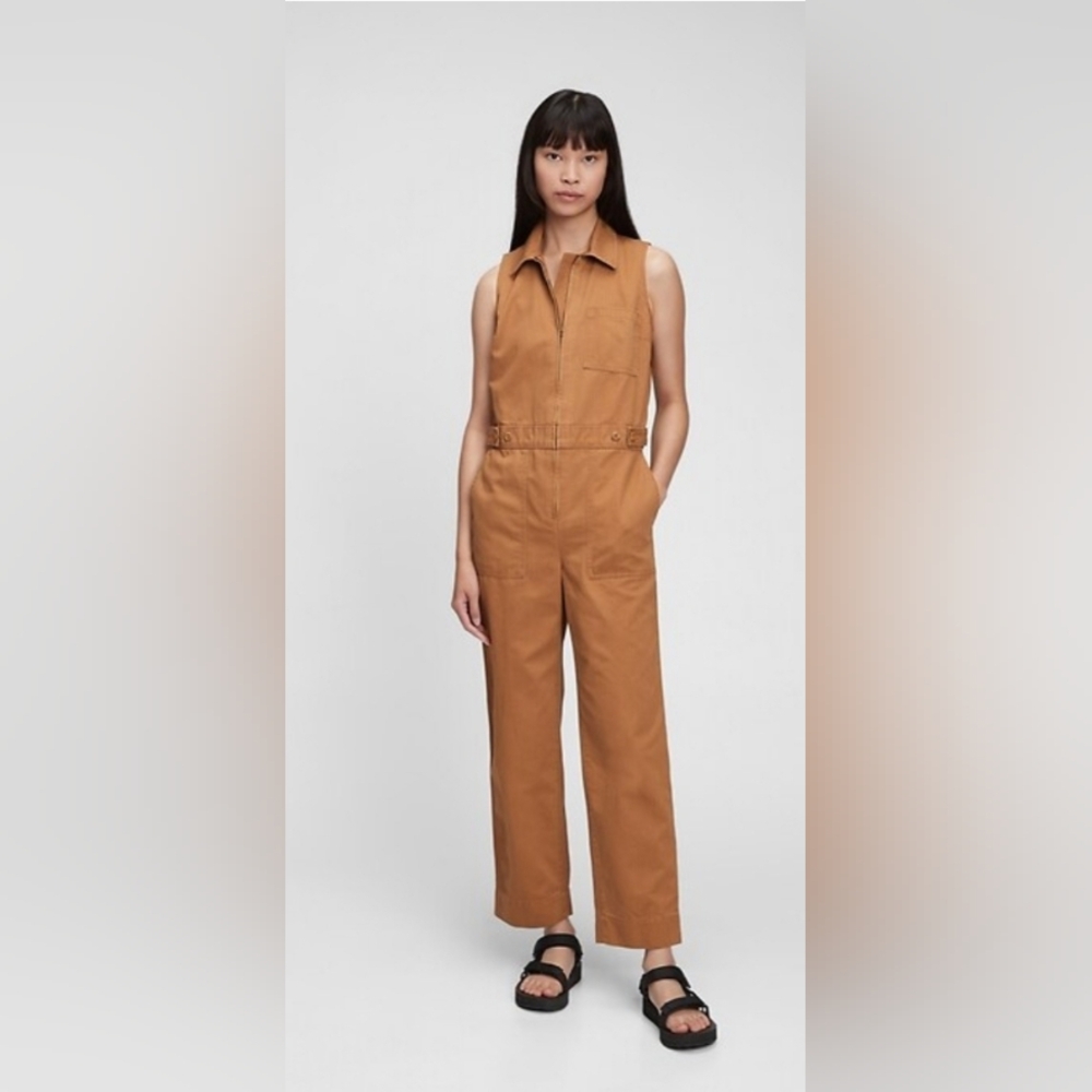 GAP Sleeveless Dark Caramel Zip Front Jumpsuit 16